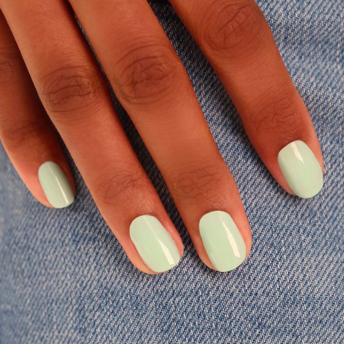 Vernis semi-permanent GREEN FLASH – MINT — vue 3