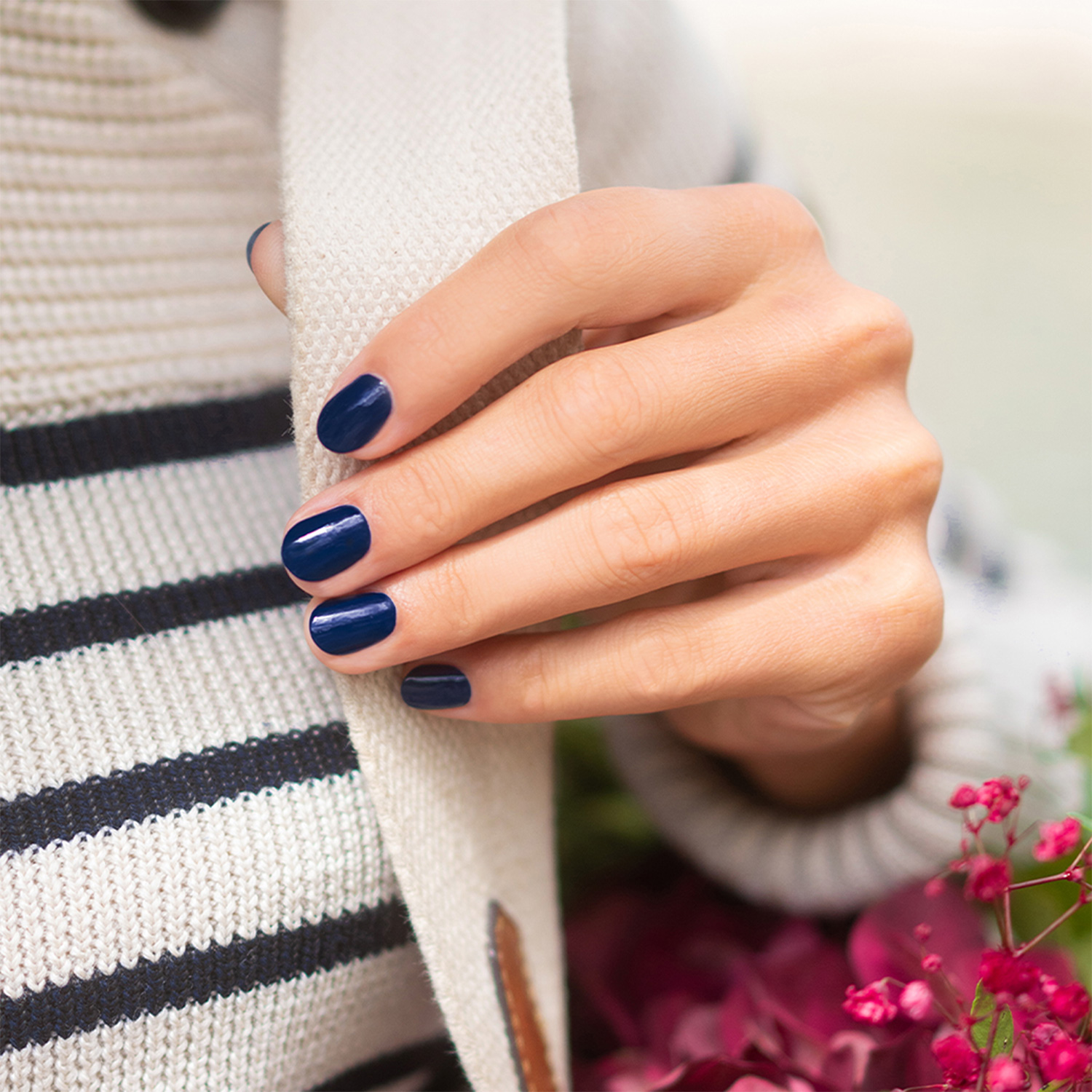 Vernis semi-permanent GREEN FLASH – NAVY BLUE — vue 2