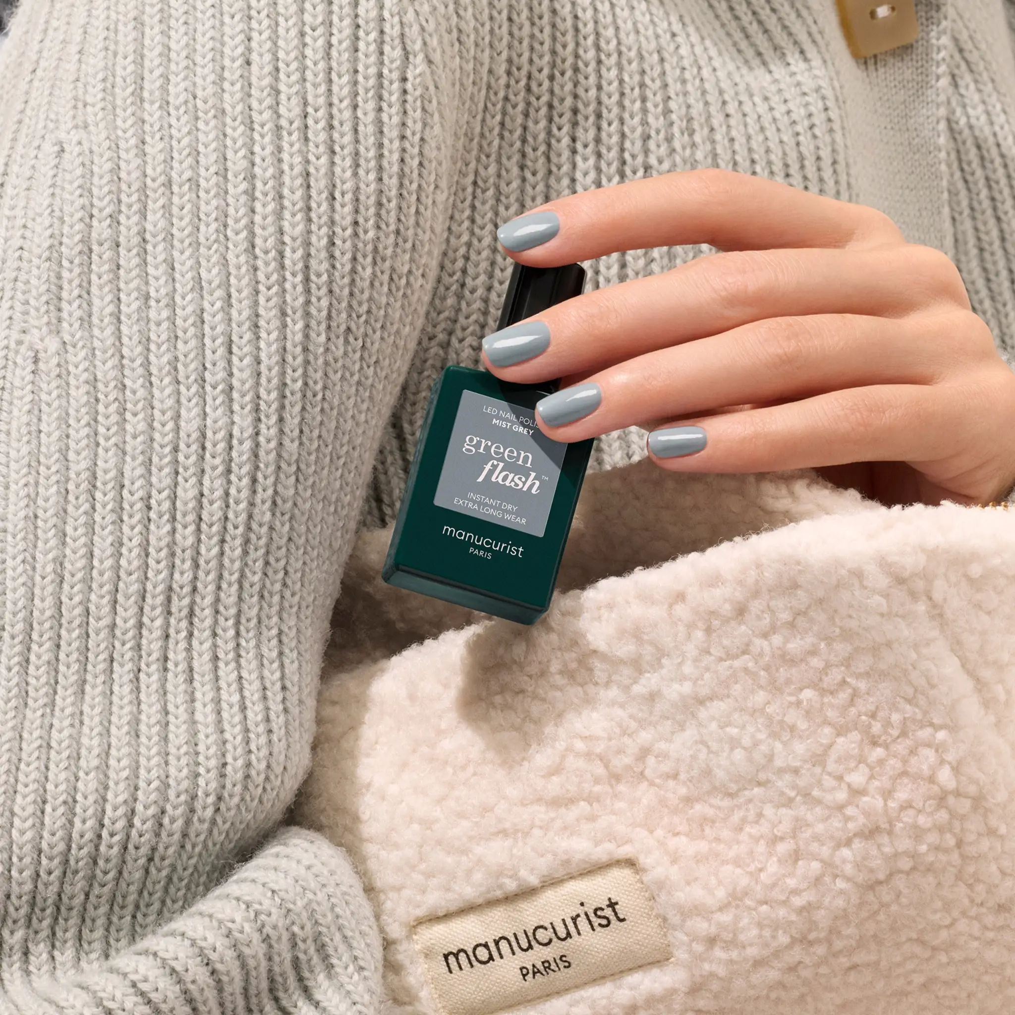 Vernis semi-permanent Green Flash – Mist Grey — vue 3