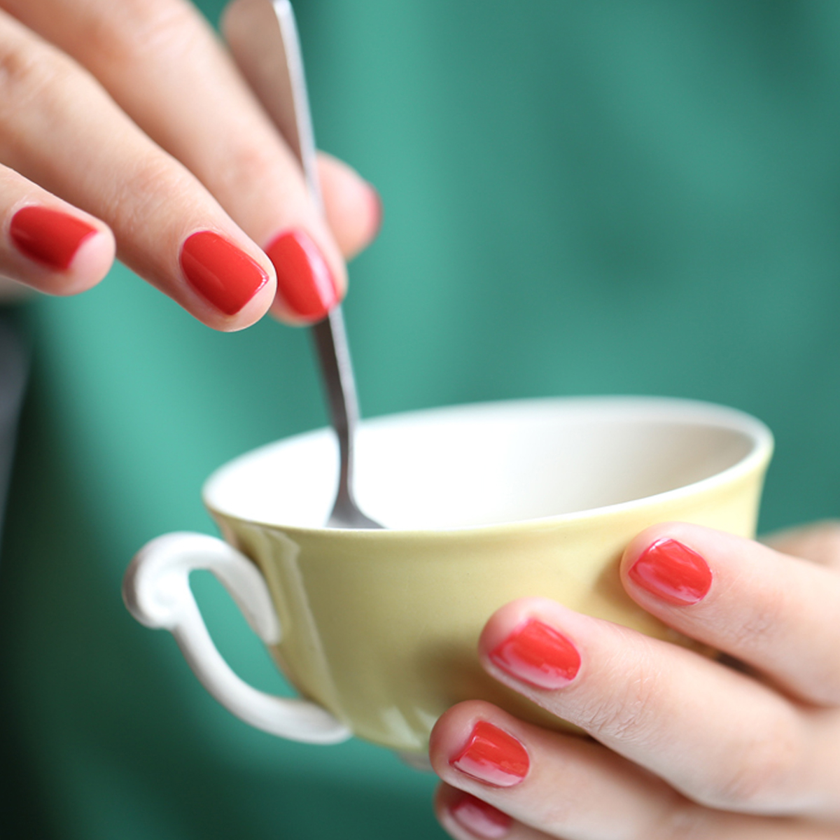 Vernis semi-permanent GREEN FLASH – RED CORAL — vue 3
