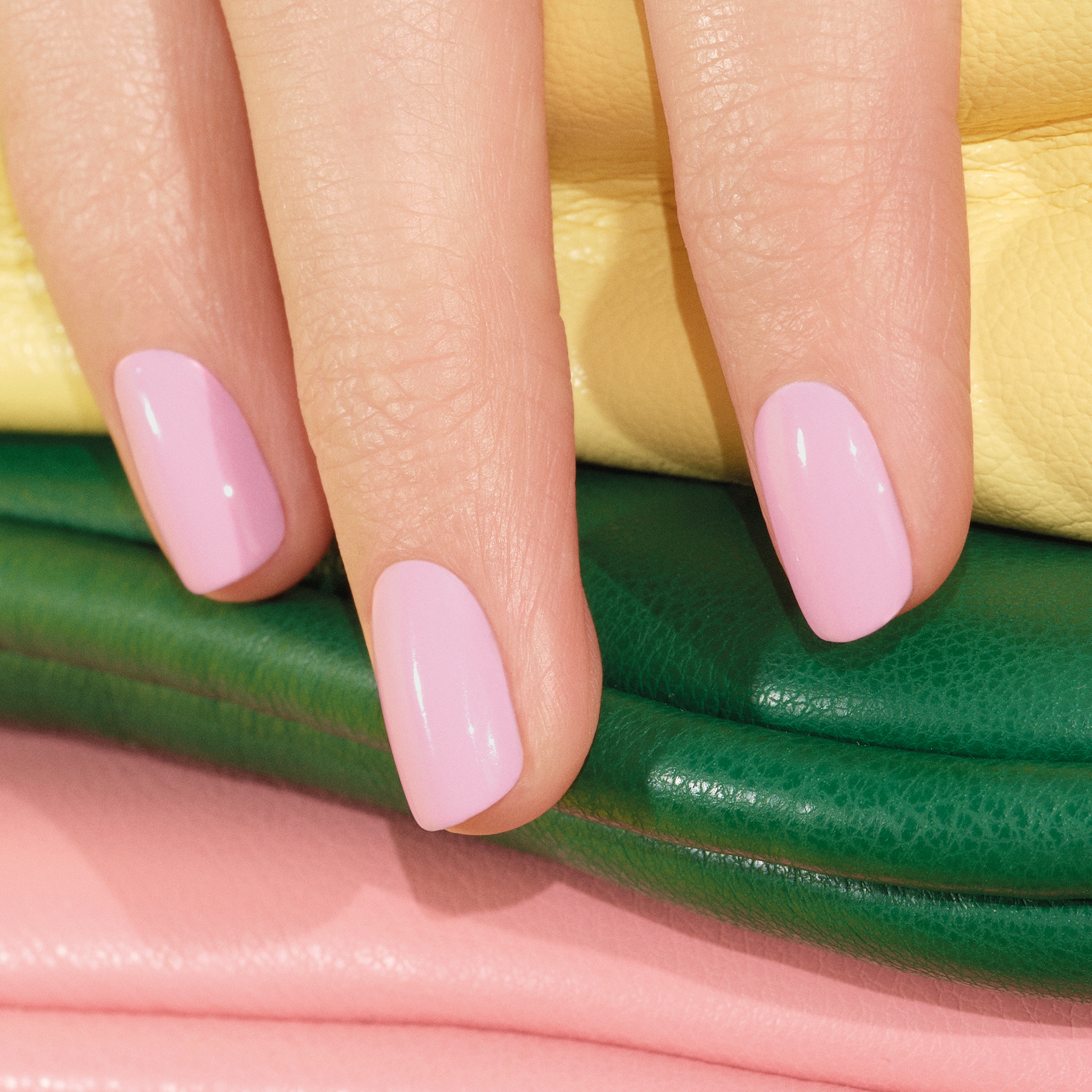 Vernis semi-permanent GREEN FLASH – CANDY — vue 3