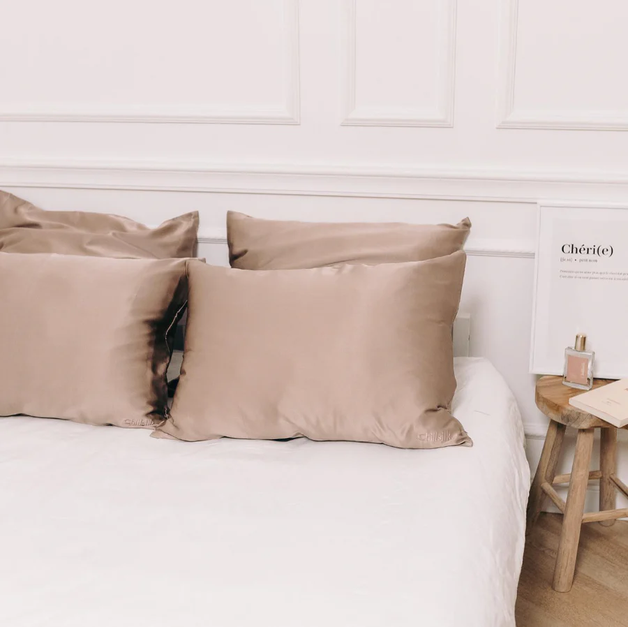 La Taie d’oreiller en soie – Taupe — vue 3