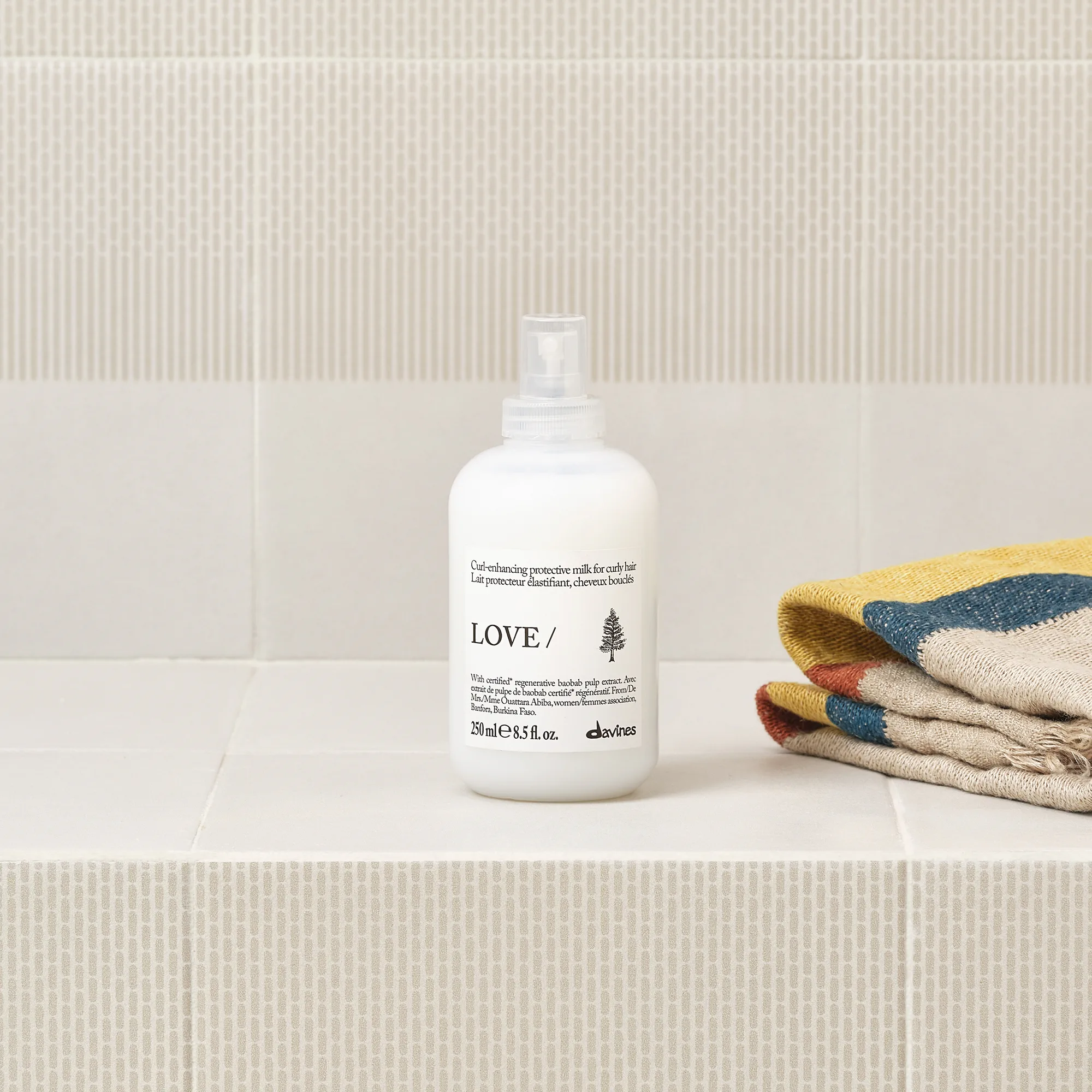 LOVE CURL Enhancing Milk Davines — vue 7